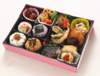 【V-3】お楽しみ弁当（洋3）1250円(税別)