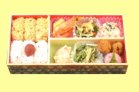 春のおばんざい弁当(税別) 1000円（税別）